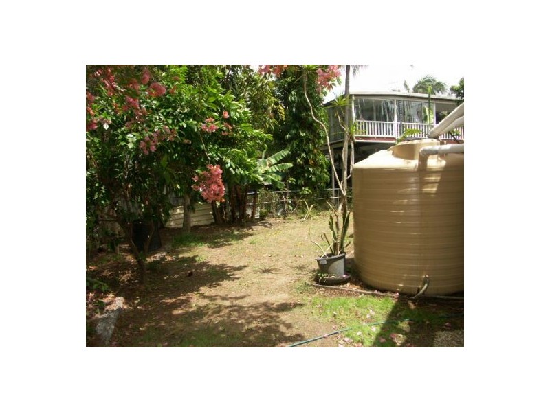 12 Riversleigh Rd, Beachmere QLD 4510