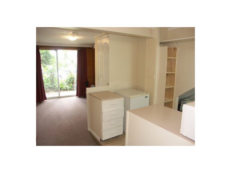 12 Riversleigh Rd, Beachmere QLD 4510
