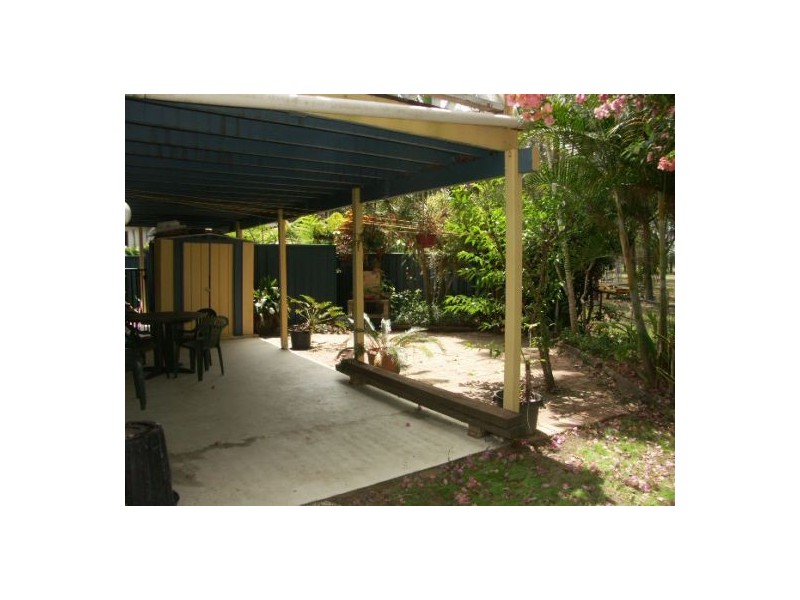 12 Riversleigh Rd, Beachmere QLD 4510