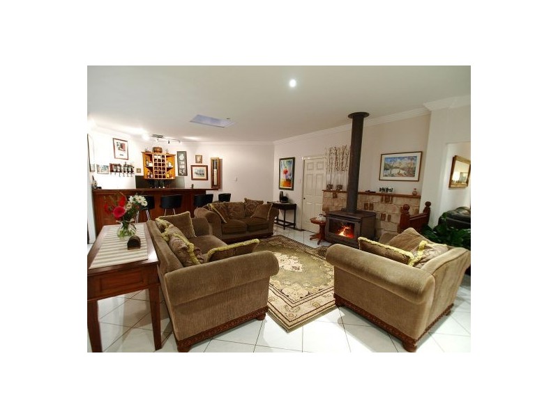 105 Campbell Parade, Beachmere QLD 4510