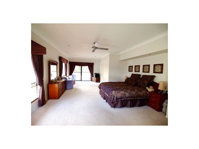 105 Campbell Parade, Beachmere QLD 4510