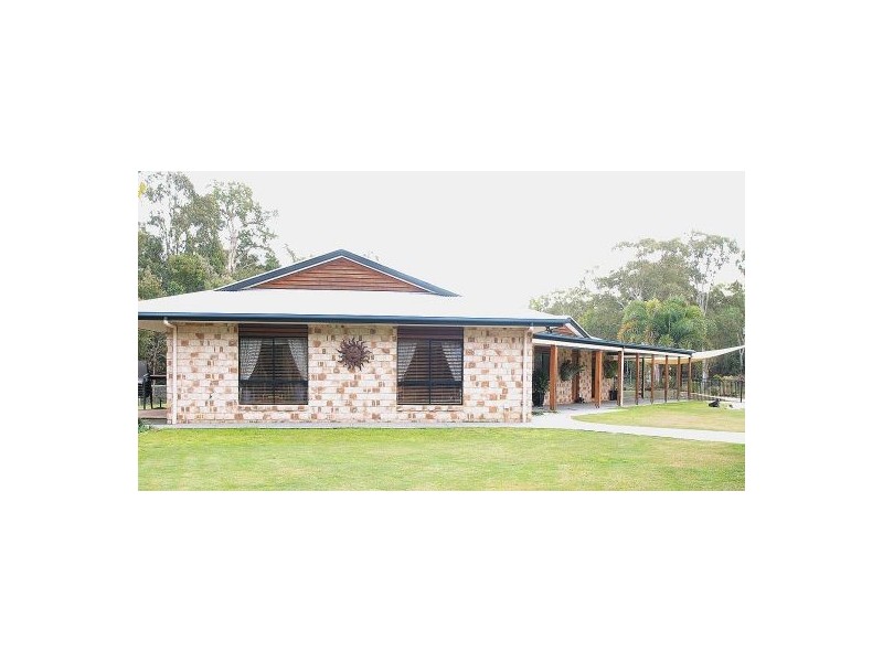 105 Campbell Parade, Beachmere QLD 4510