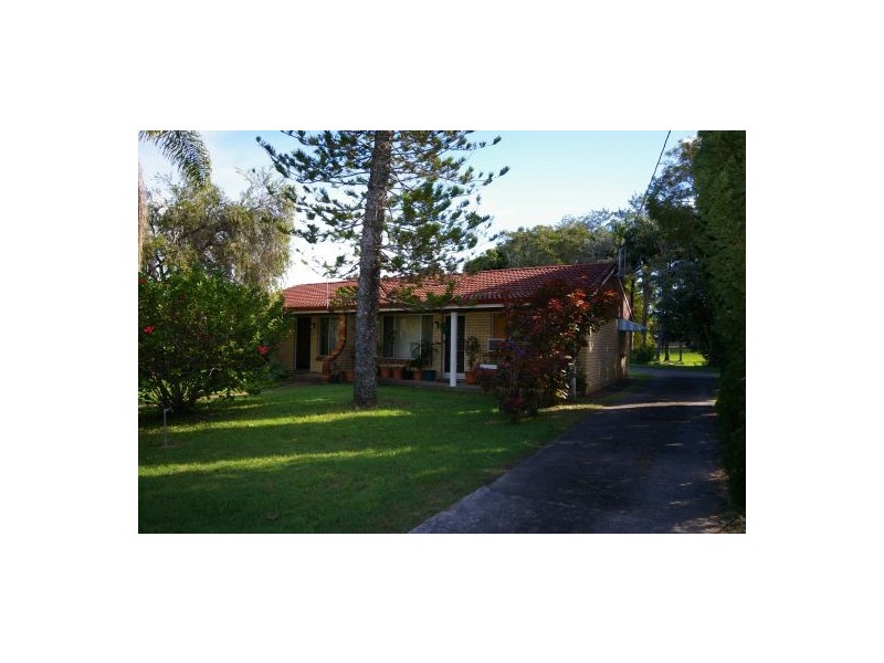 2/64 Coronation Avenue, Beachmere QLD 4510