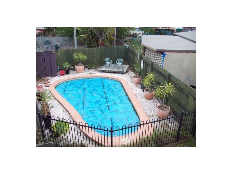 13 Dwyer Street, Beachmere QLD 4510