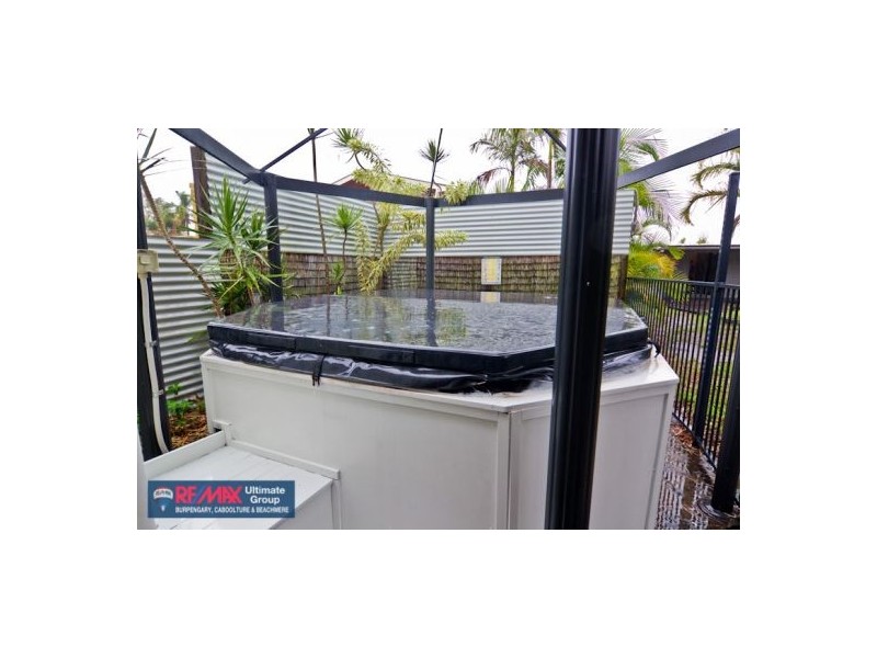 17 Gibson Street, Beachmere QLD 4510