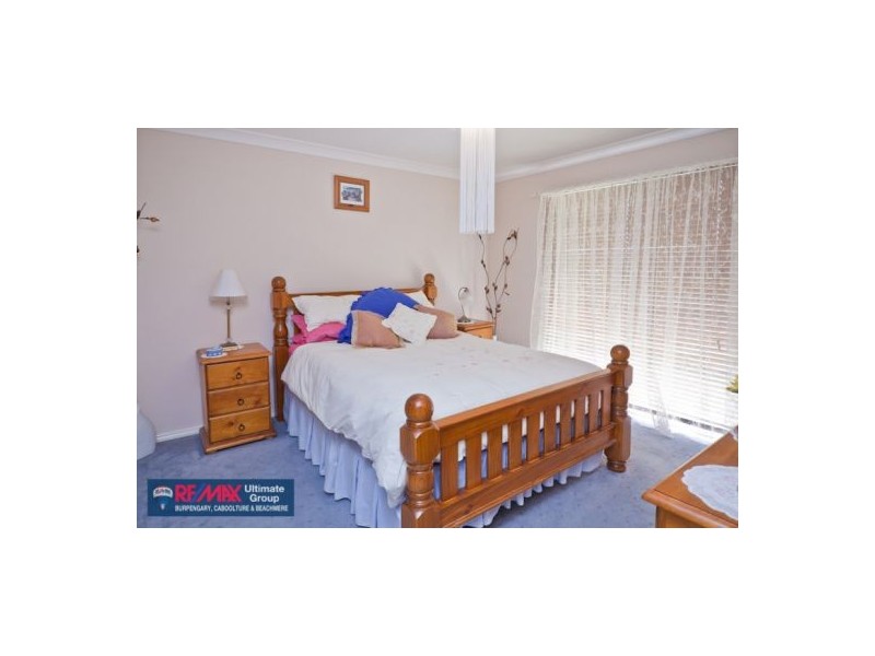 6 Weeroona Ave, Beachmere QLD 4510