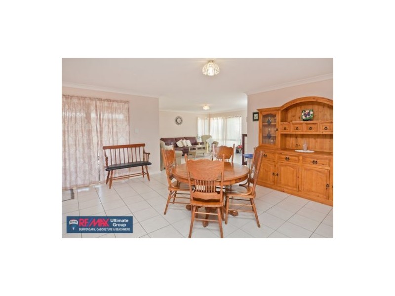 6 Weeroona Ave, Beachmere QLD 4510