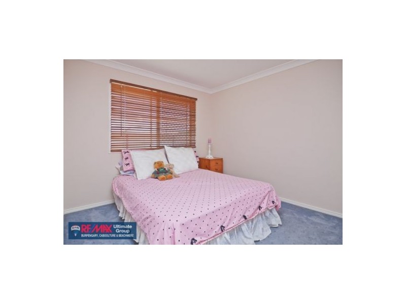 6 Weeroona Ave, Beachmere QLD 4510