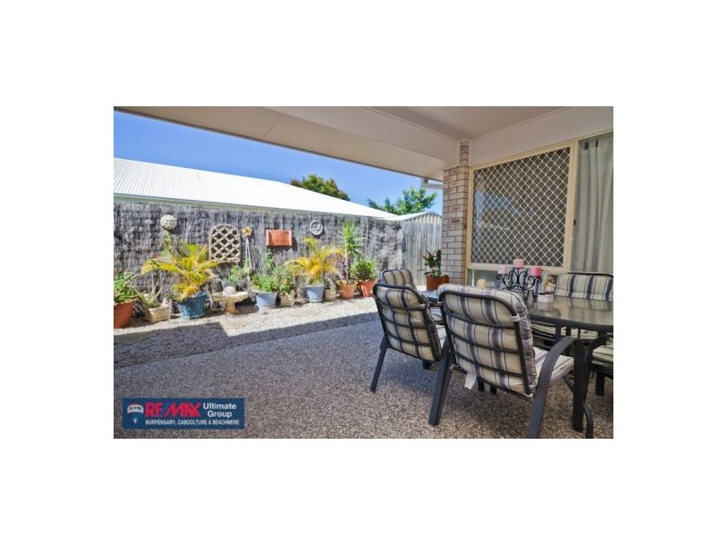 6 Weeroona Ave, Beachmere QLD 4510