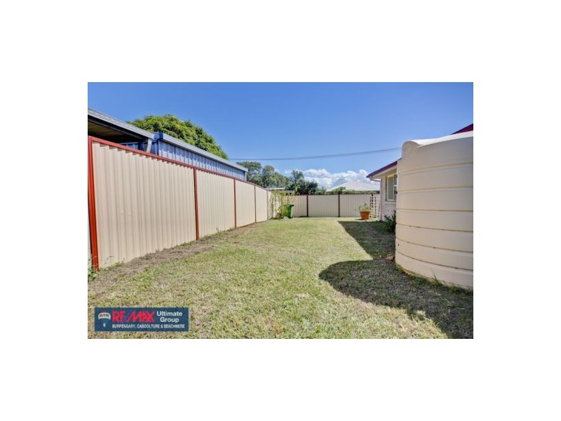 6 Weeroona Ave, Beachmere QLD 4510