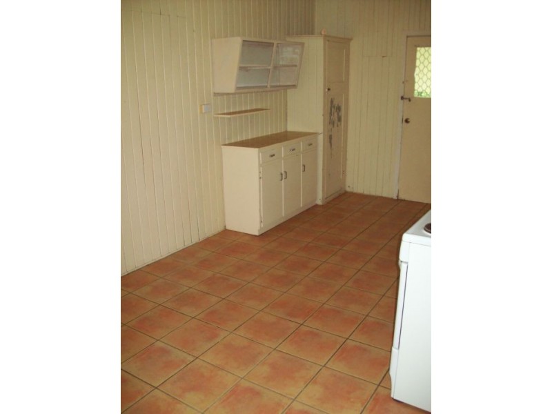 1 Elizabeth Street, Beachmere QLD 4510