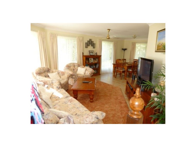 11 Melmor Drive, Elimbah QLD 4516