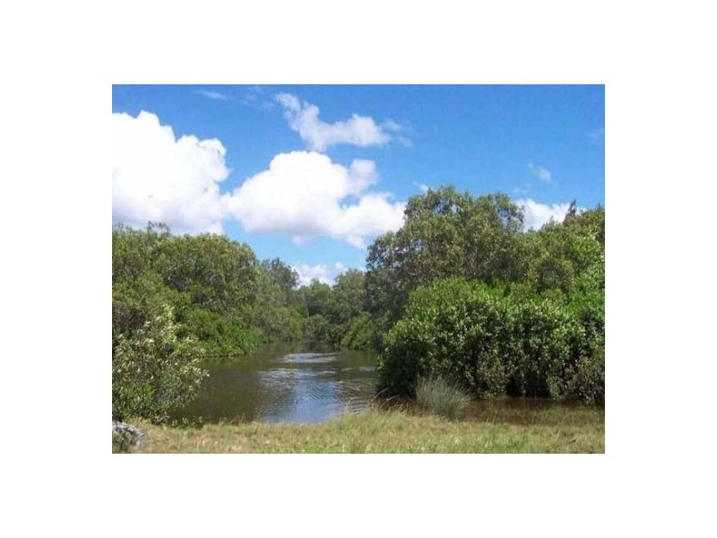 555 Beachmere Road, Beachmere QLD 4510