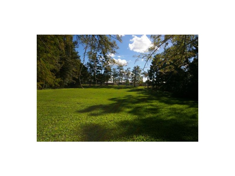 2/62 Coronation Avenue, Beachmere QLD 4510