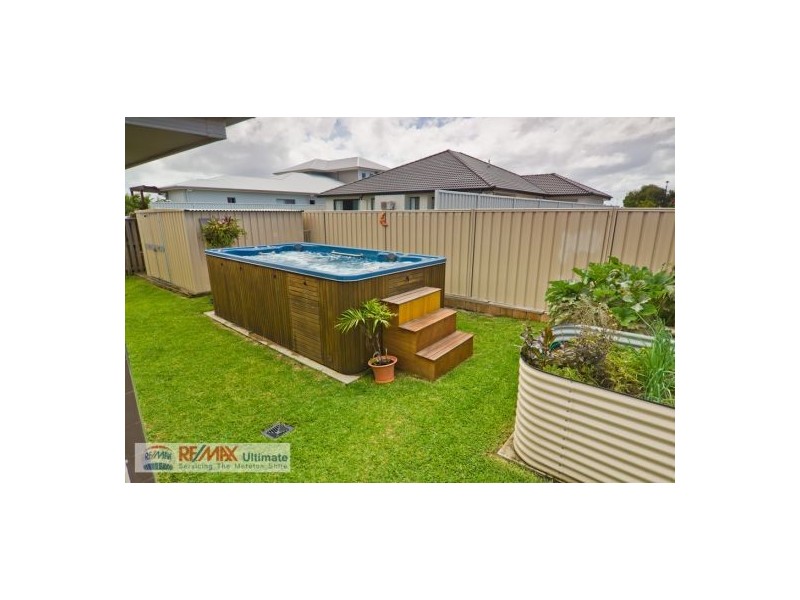 6 Robusta Court, Banksia Beach QLD 4507