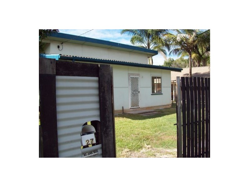 27 Moreton Terrace, Beachmere QLD 4510