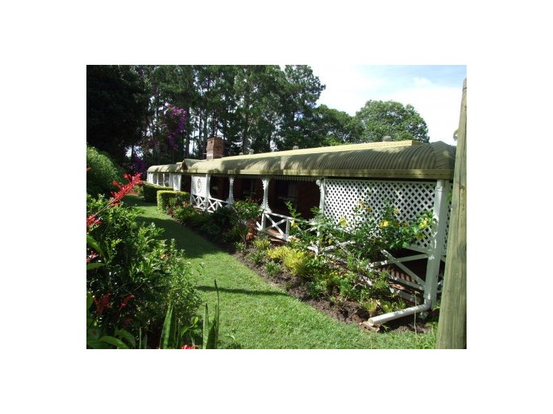 8 Aylward Rd, Ningi QLD 4511