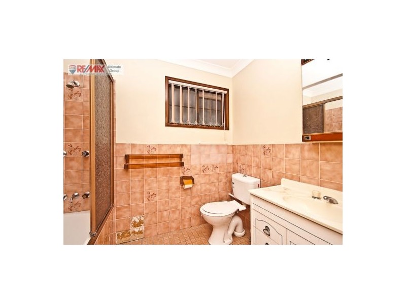 8 Aylward Rd, Ningi QLD 4511