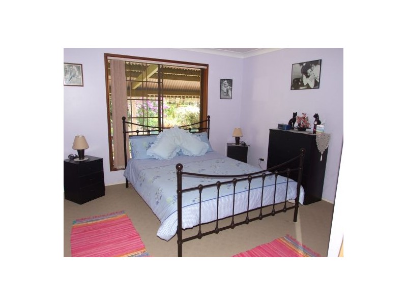 8 Aylward Rd, Ningi QLD 4511