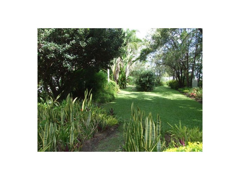 8 Aylward Rd, Ningi QLD 4511