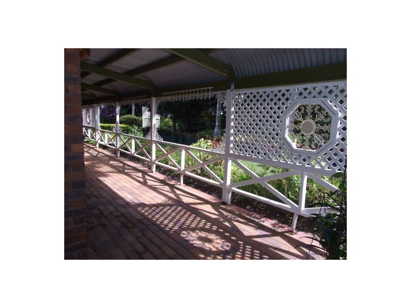 8 Aylward Rd, Ningi QLD 4511