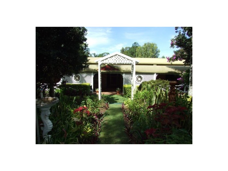 8 Aylward Rd, Ningi QLD 4511