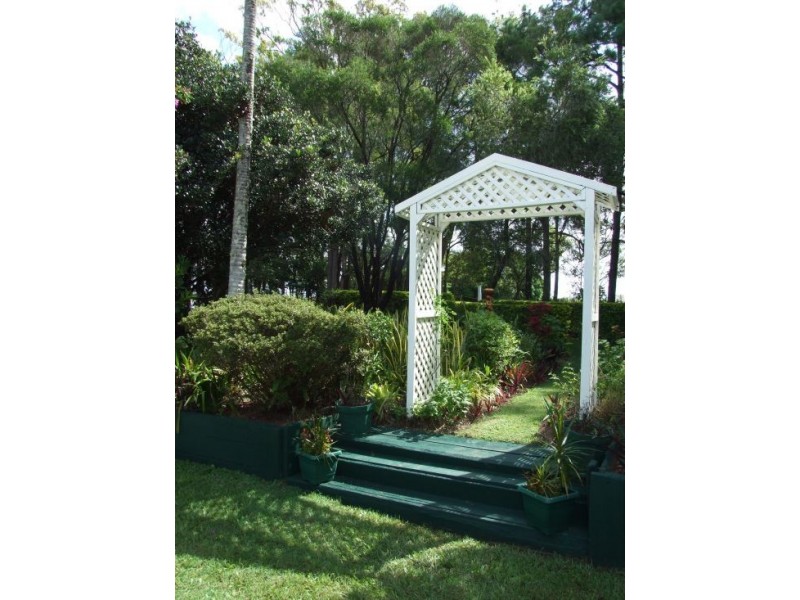 8 Aylward Rd, Ningi QLD 4511