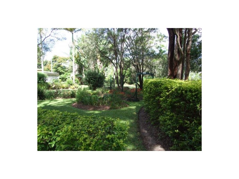 8 Aylward Rd, Ningi QLD 4511