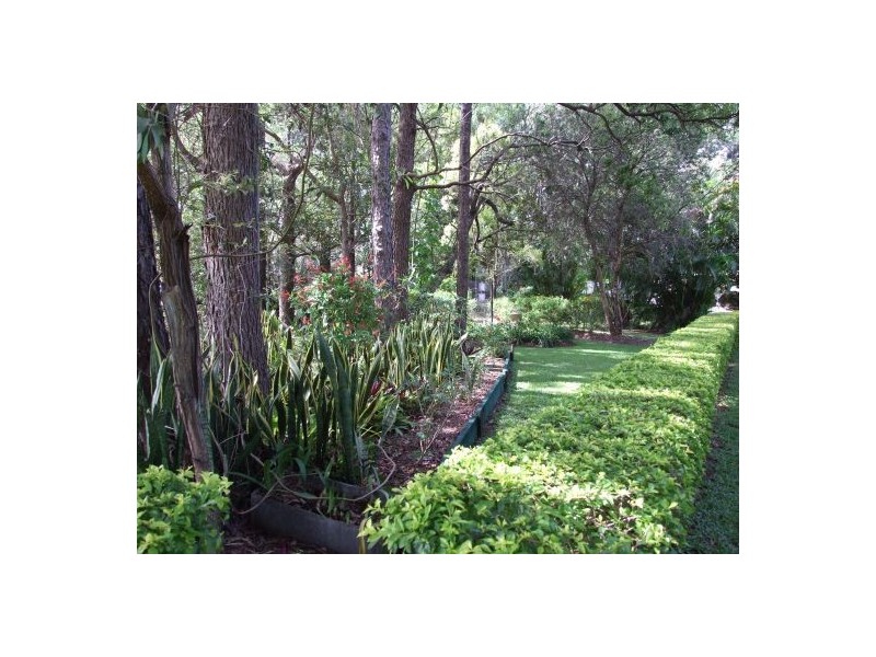 8 Aylward Rd, Ningi QLD 4511