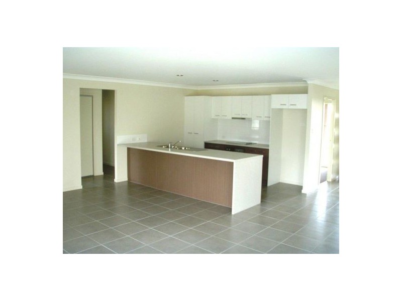 10 Thistle St, Upper Caboolture QLD 4510