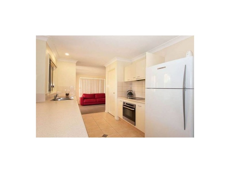 20 Tallow Street, Sandstone Point QLD 4511