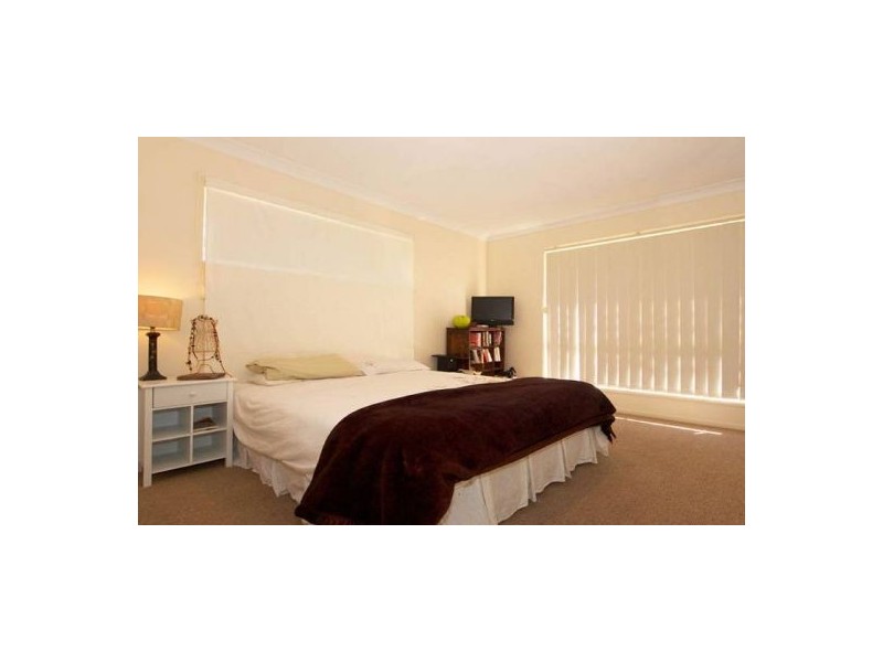 20 Tallow Street, Sandstone Point QLD 4511