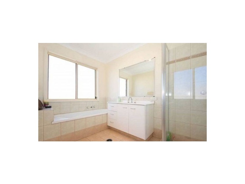 20 Tallow Street, Sandstone Point QLD 4511