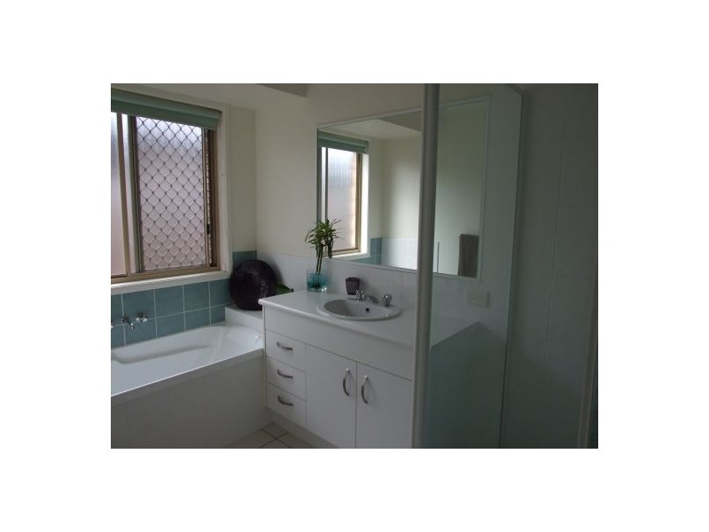 7 Burns Parade, Kallangur QLD 4503