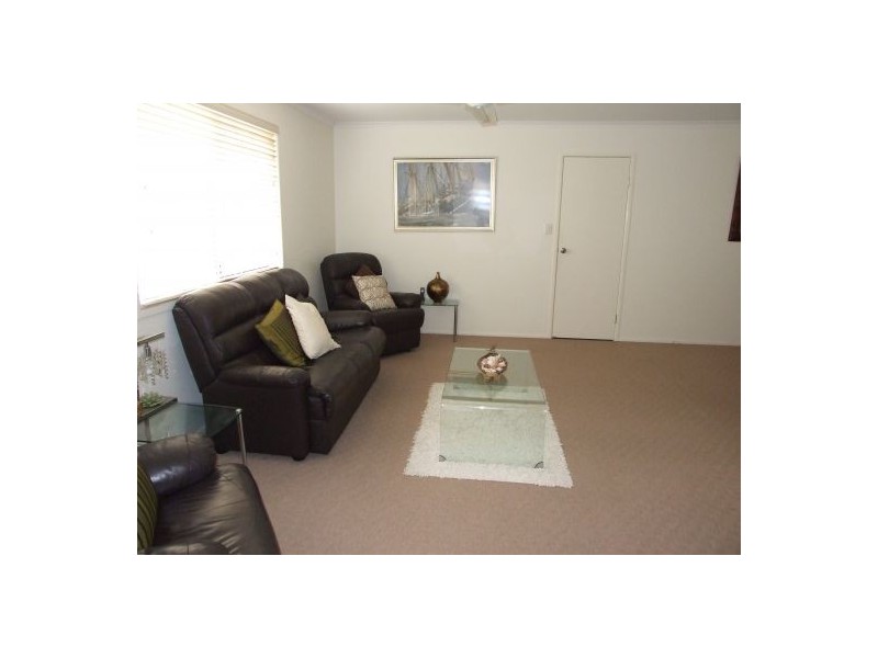 7 Burns Parade, Kallangur QLD 4503