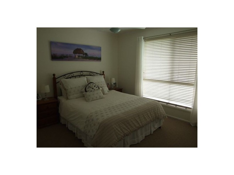 7 Burns Parade, Kallangur QLD 4503