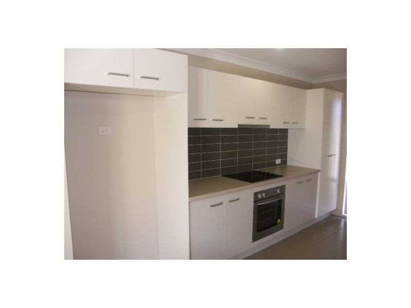 8 Redcedar Place, Morayfield QLD 4506