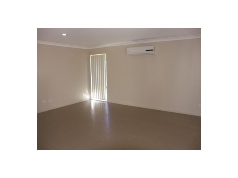 8 Redcedar Place, Morayfield QLD 4506