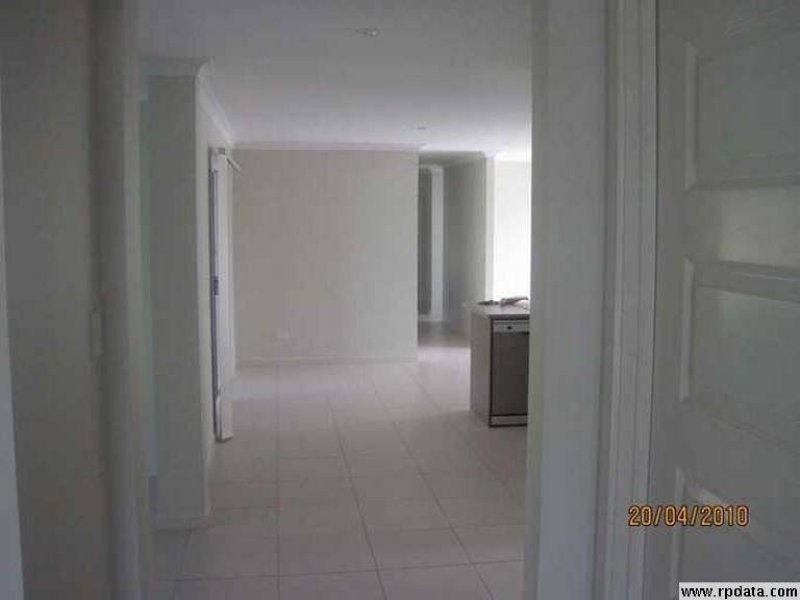 17 Adam Street, Beachmere QLD 4510