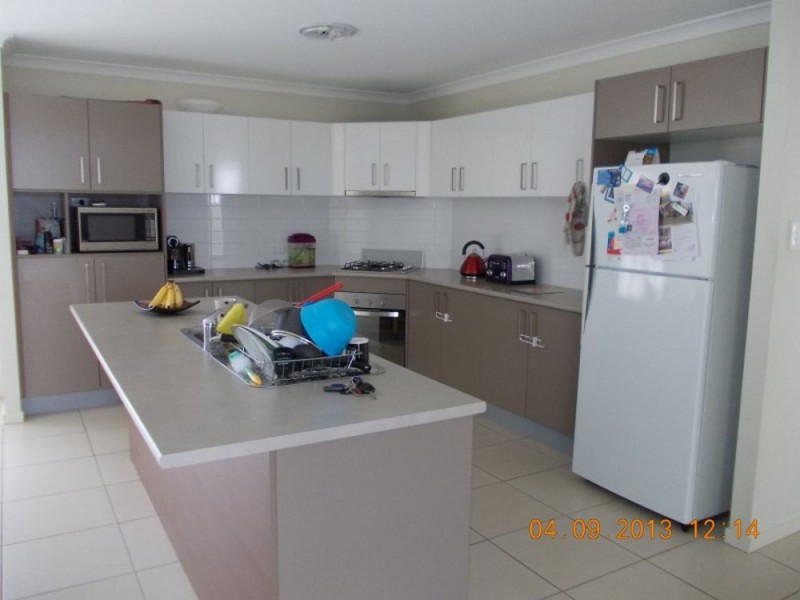 17 Adam Street, Beachmere QLD 4510