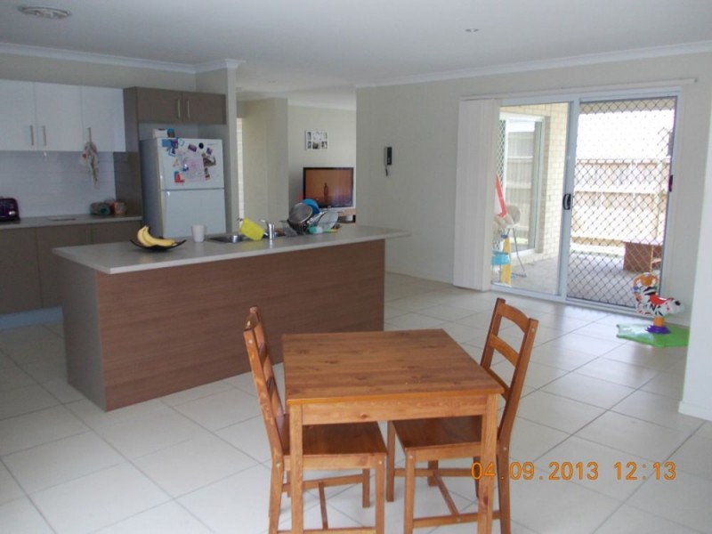 17 Adam Street, Beachmere QLD 4510