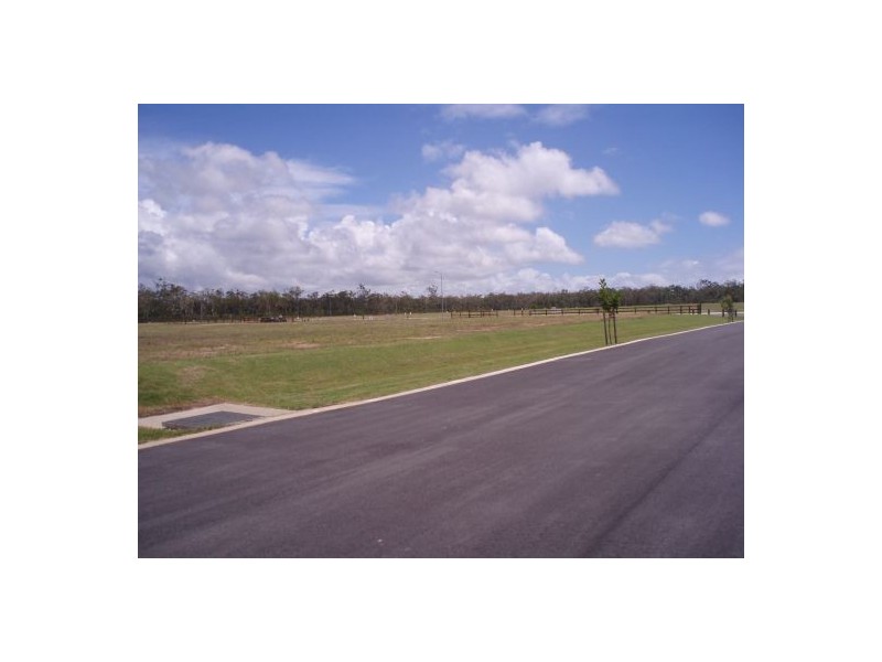 4 Great Knot  Pl, Boonooroo QLD 4650