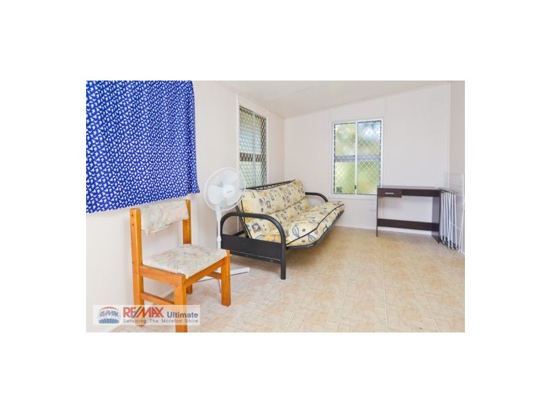 15 Amies Street, Beachmere QLD 4510