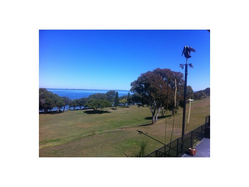 15 Clark Terrace, Sandstone Point QLD 4511