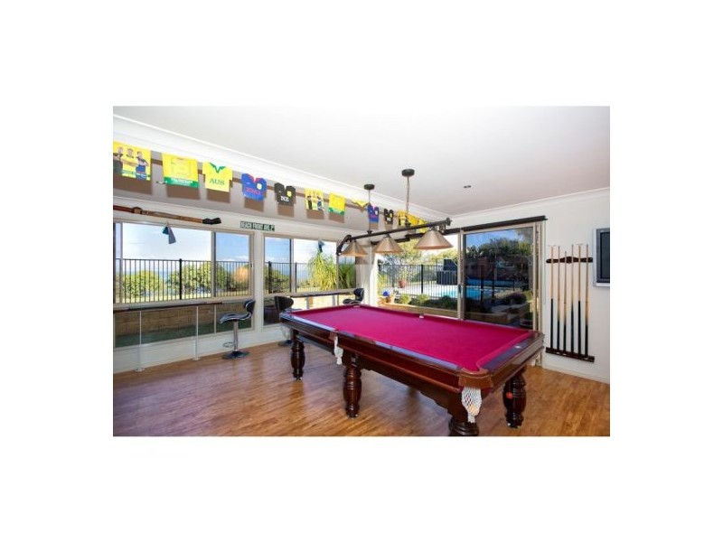 15 Clark Terrace, Sandstone Point QLD 4511