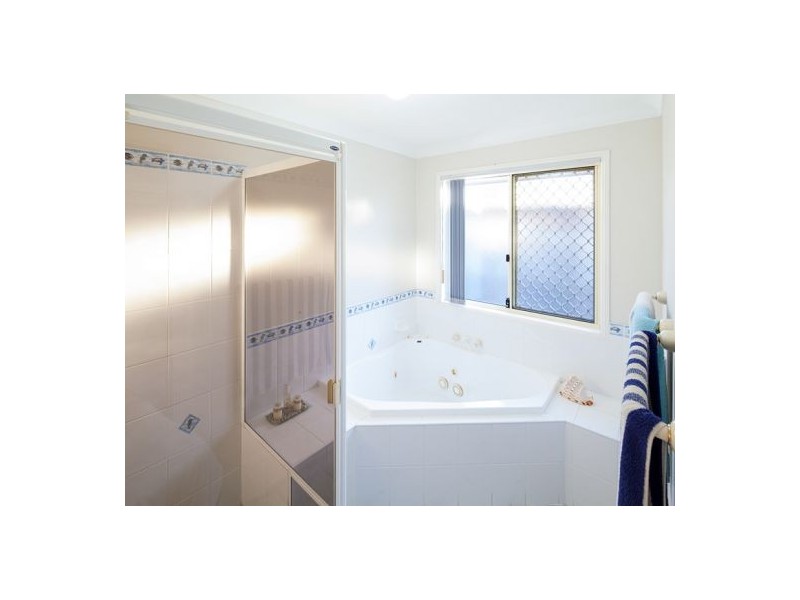 20 Wimbledon Drive, Morayfield QLD 4506