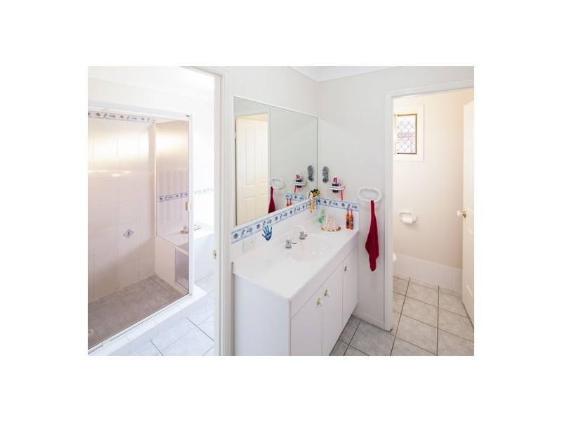 20 Wimbledon Drive, Morayfield QLD 4506