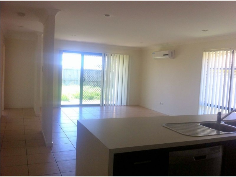 19 Eeles, Morayfield QLD 4506