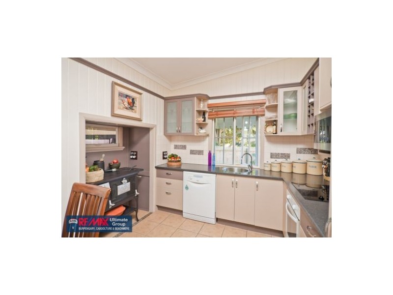 4 Moreton Terrace, Beachmere QLD 4510