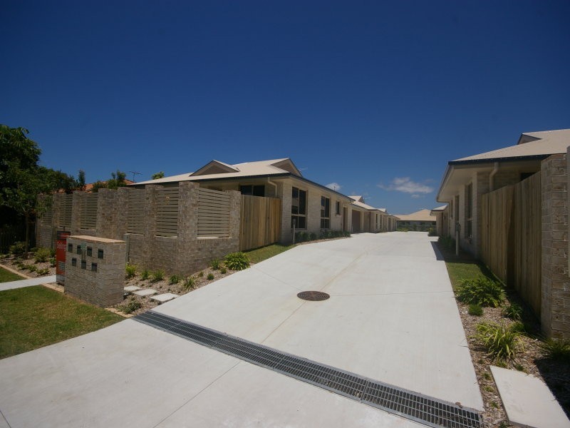 12 Second Ave, Beachmere QLD 4510